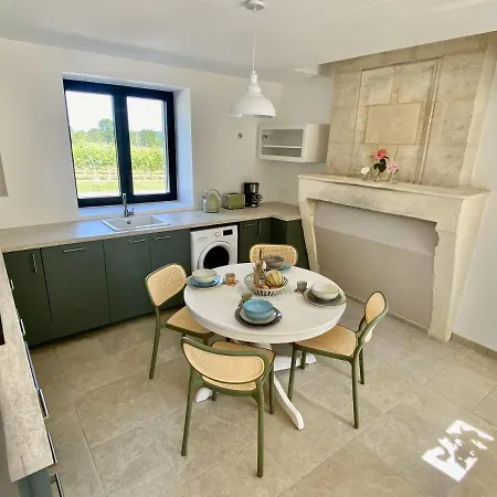 L'eperonnette, Cozy House With Swimming Pool, Surrounded By Vineyard, Near St Emilion 別荘 *