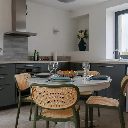 別荘 L'eperonnette, Cozy House With Swimming Pool, Surrounded By Vineyard, Near St Emilion Vérac