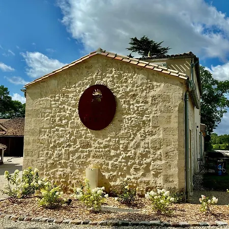 L'eperonnette, Cozy House With Swimming Pool, Surrounded By Vineyard, Near St Emilion 別荘 *