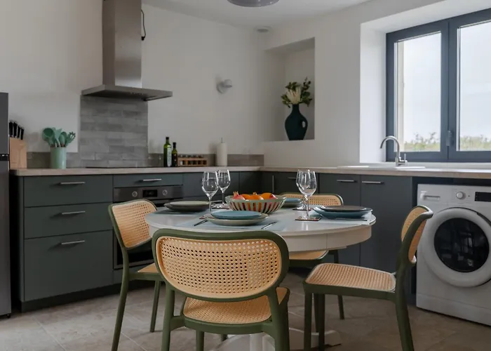 펜션 L'eperonnette, Cozy House With Swimming Pool, Surrounded By Vineyard, Near St Emilion Vérac