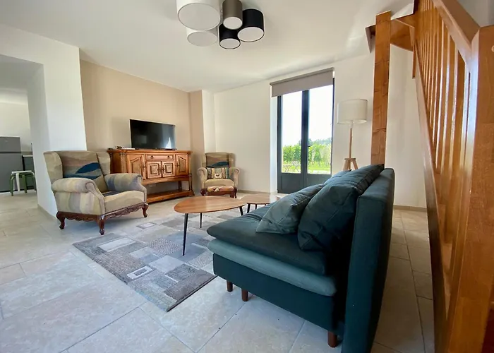 펜션 L'eperonnette, Cozy House With Swimming Pool, Surrounded By Vineyard, Near St Emilion