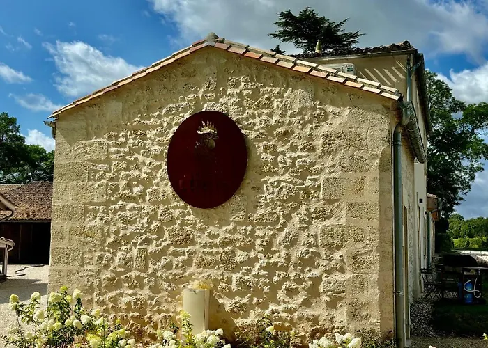 L'eperonnette, Cozy House With Swimming Pool, Surrounded By Vineyard, Near St Emilion 펜션 *